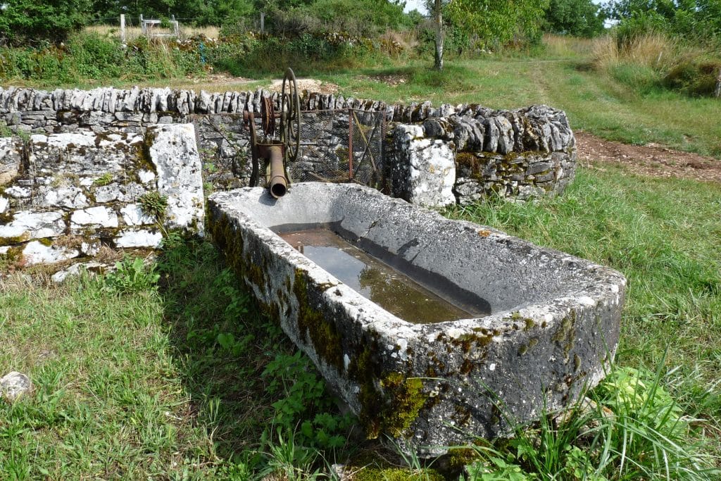 Du  causse de Gramat à Limogne en Quercy, le jeu avec la roche fragmentée